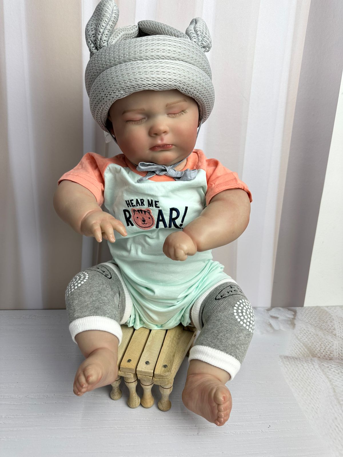 Combo casco antigolpes y rodilleras