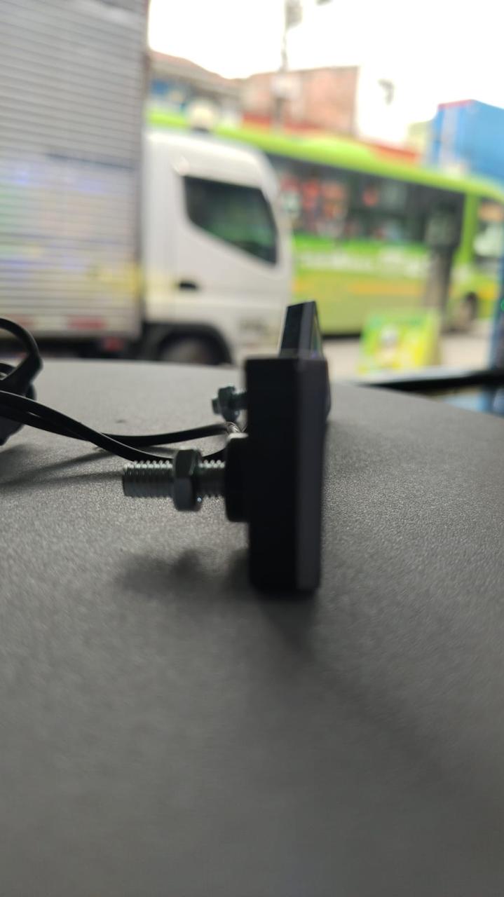 Ojos triangulares para moto x 2